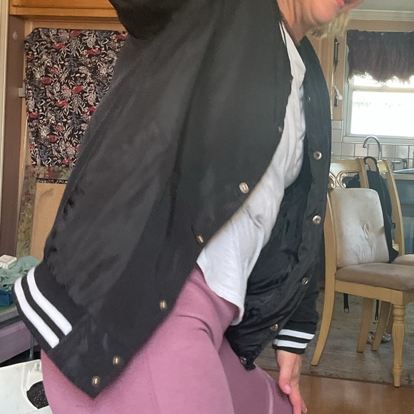 Vintage nylon bomber jacket - Picture 3 of 3